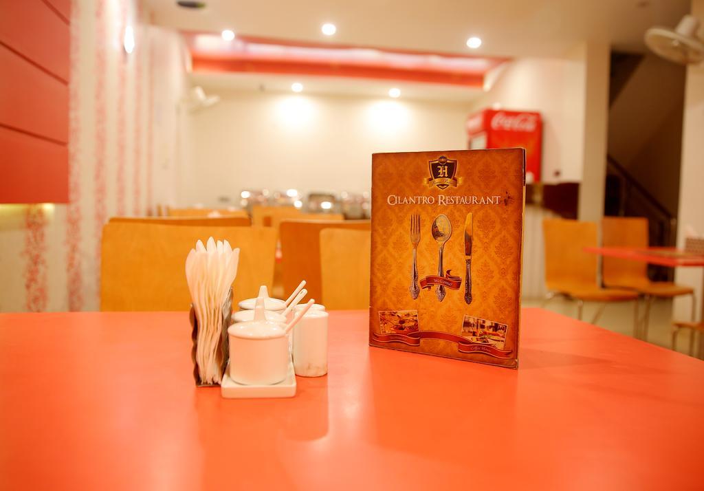 里维拉宫酒店 瓦拉纳西 外观 照片