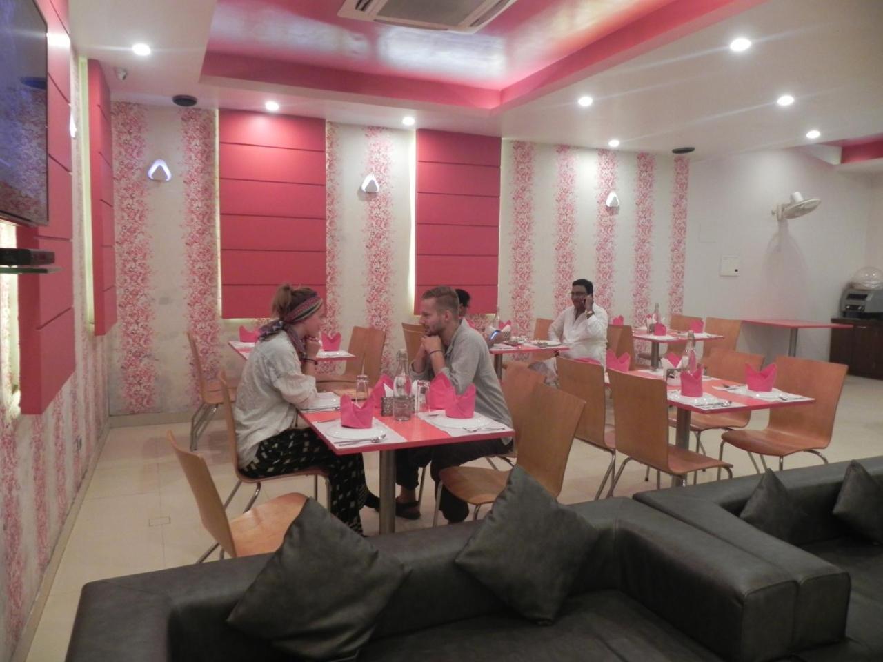 里维拉宫酒店 瓦拉纳西 外观 照片